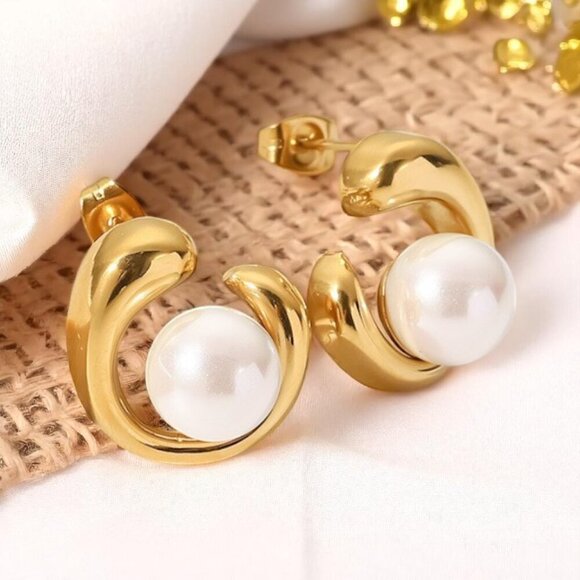 🆕Modern Classic 18K Gold Plated Faux Pearl Earrings | Dainty Chic Minimalist - Picture 6 of 12